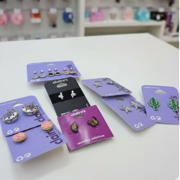12 Pairs NWT Earrings Claire's Multicolor Donuts Monkeys Snakes Dolphins Bundle - Picture 1 of 9